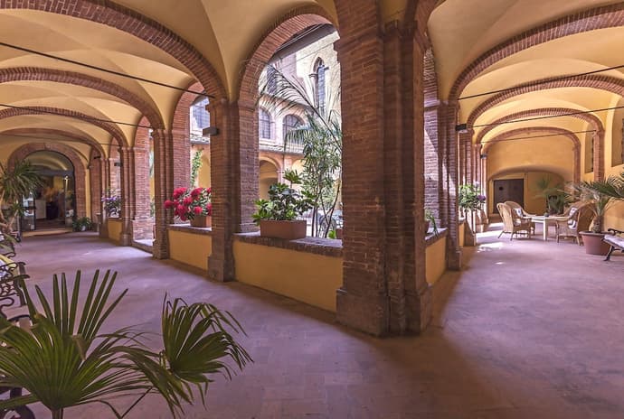 Il Chiostro del Carmine, Primary image