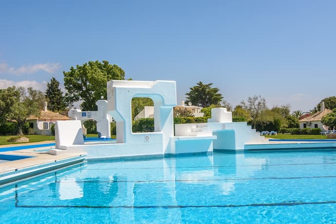 Pedras d'el Rei, Primary image