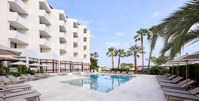 Hotel Tres Torres, Primary image