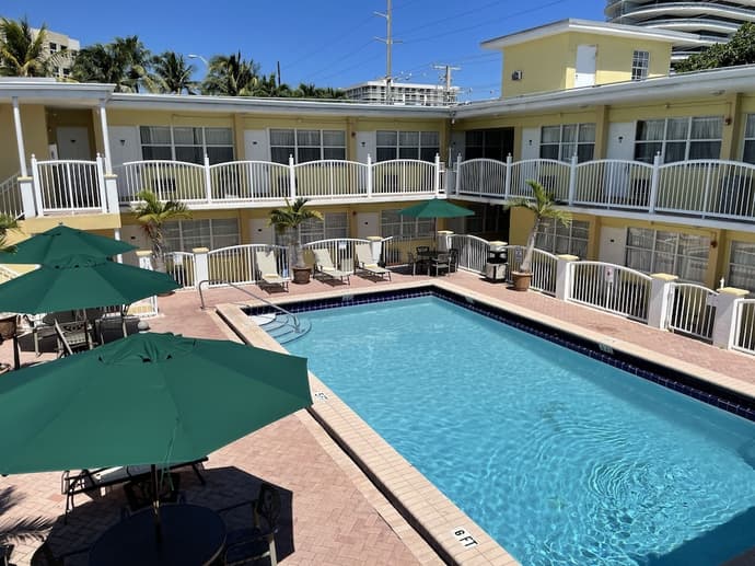 Beach Place Hotel, Primary image