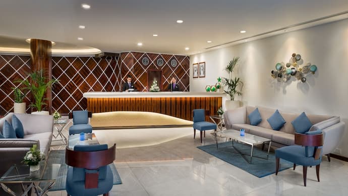 Savoy Suites Hotel Apartments, Reception