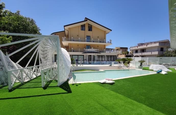 Hotel Belsito, Primary image