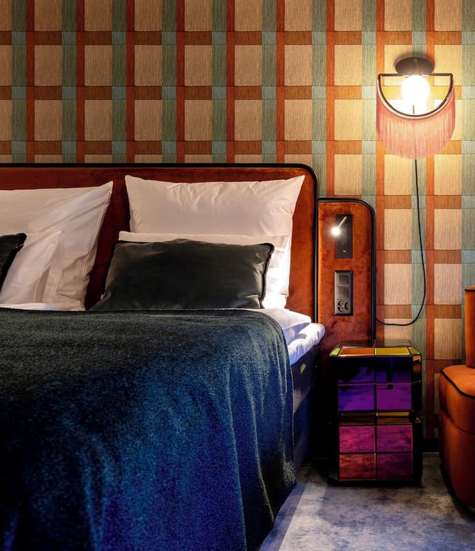 The Home Hotel, Primary image