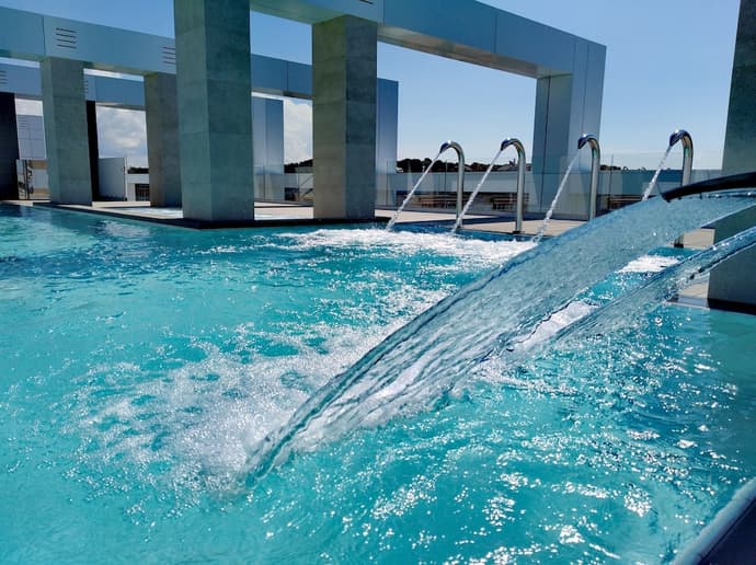 Olympus Palace, Primary image