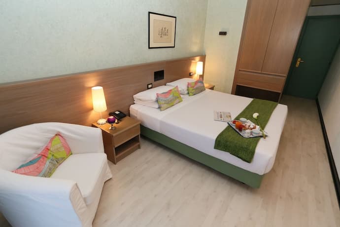 Hotel Forum, Primary image