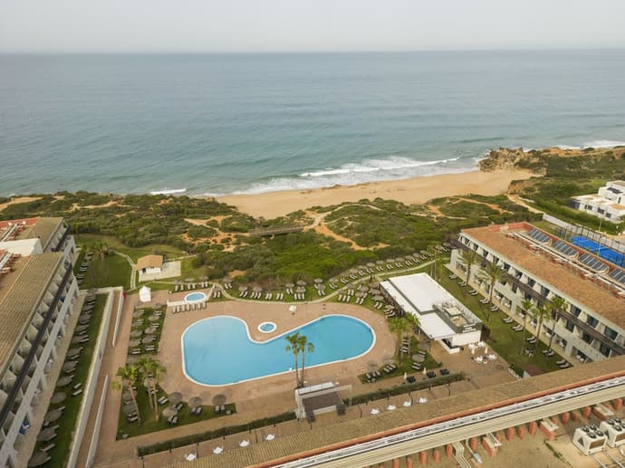 Hotel ILUNION Calas De Conil, Primary image
