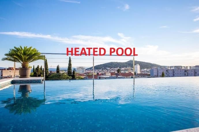 Art Hotel, Primary image