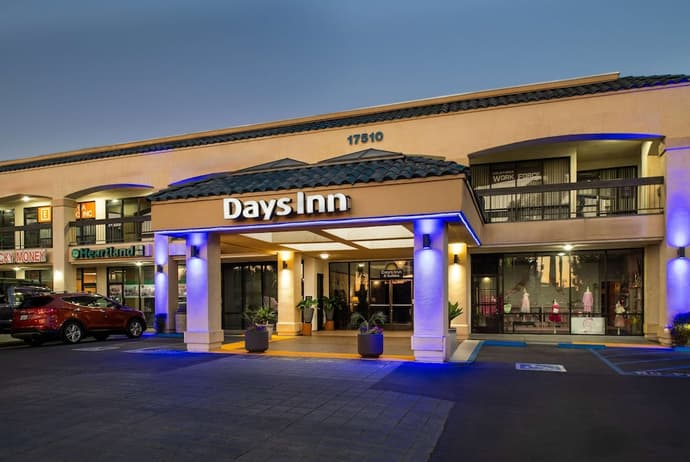 Days Inn & Suites by Wyndham Artesia, Primary image