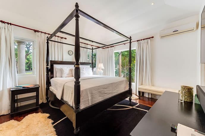 The Palms Resort, Primary image