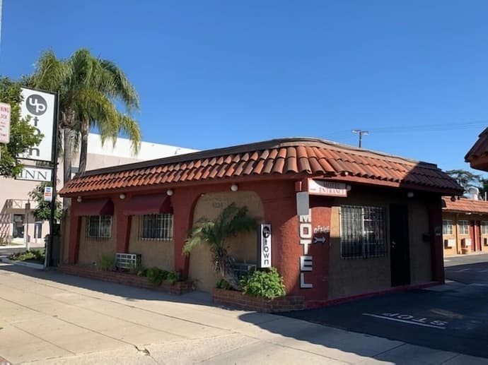 Uptown Inn, Primary image