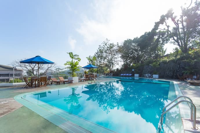 Hotel Topaz, Primary image