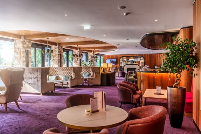 Hotel Habakuk, Primary image