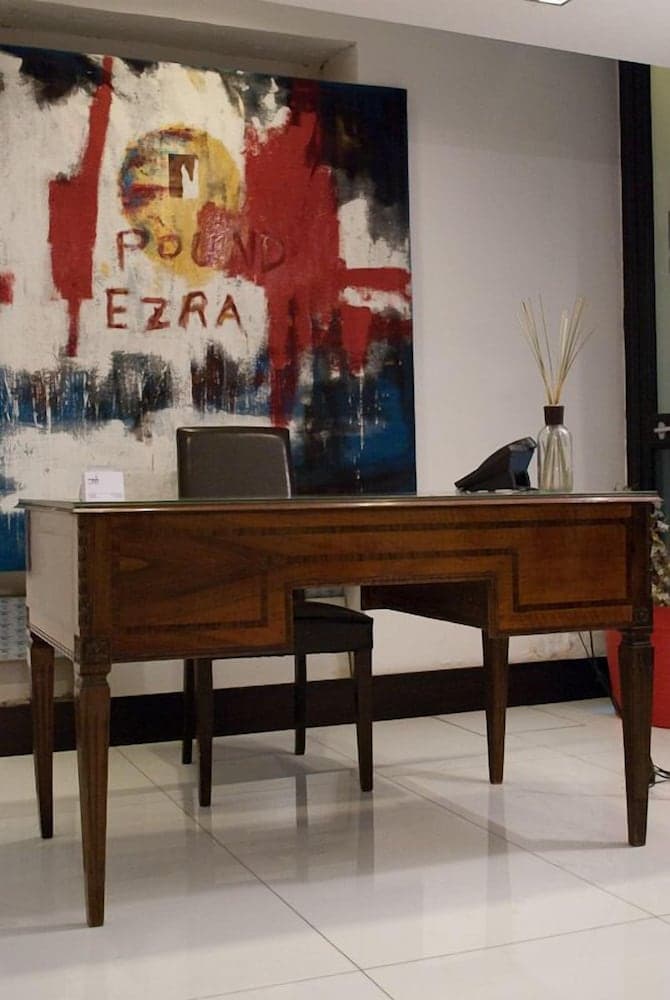 MH Design Hotel, Interior entrance