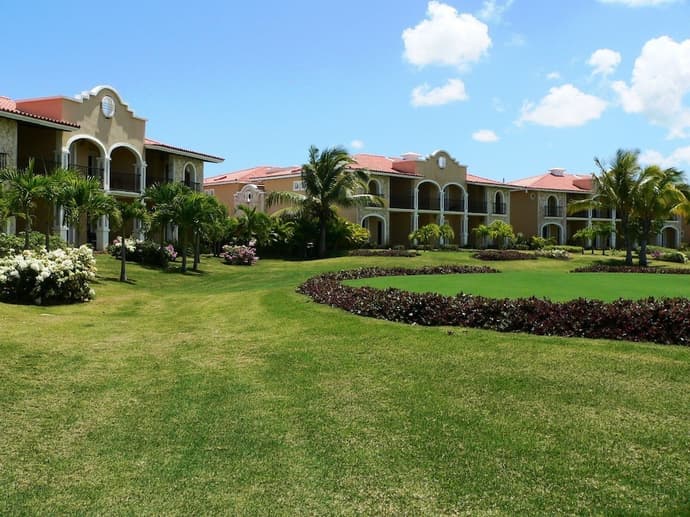 The Golf Suites, Primary image