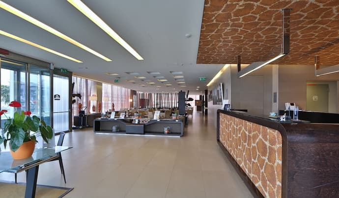 Best Western Hotel Goldenmile Milan, Interior entrance