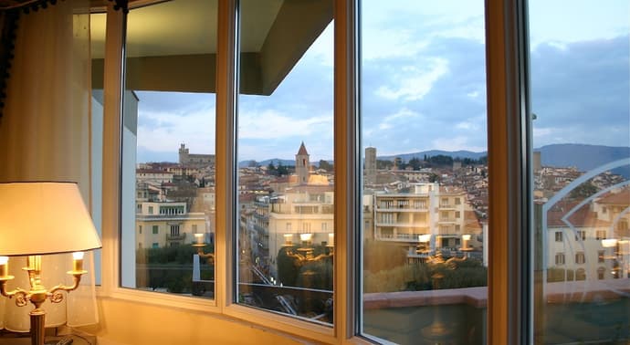 Hotel Continentale, Primary image