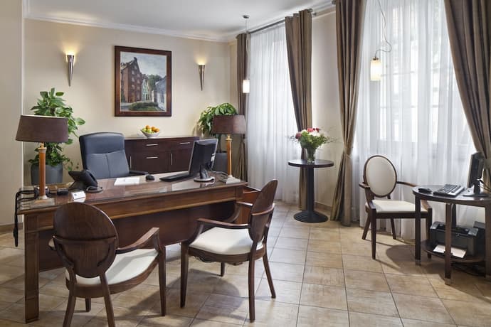 Hotel Bonum, Reception