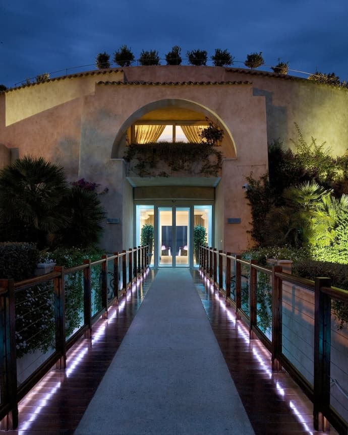 L'Ea Bianca Luxury Resort, Interior entrance