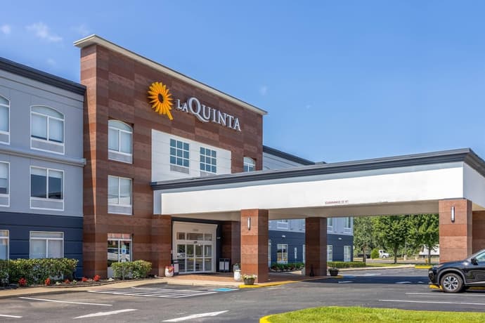 La Quinta Inn & Suites by Wyndham Mt. Laurel - Philadelphia, Primary image