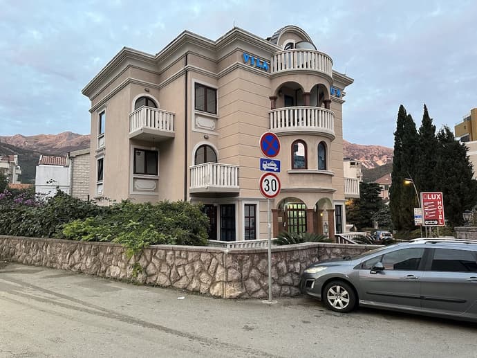 Vila Lux Hotel, Primary image