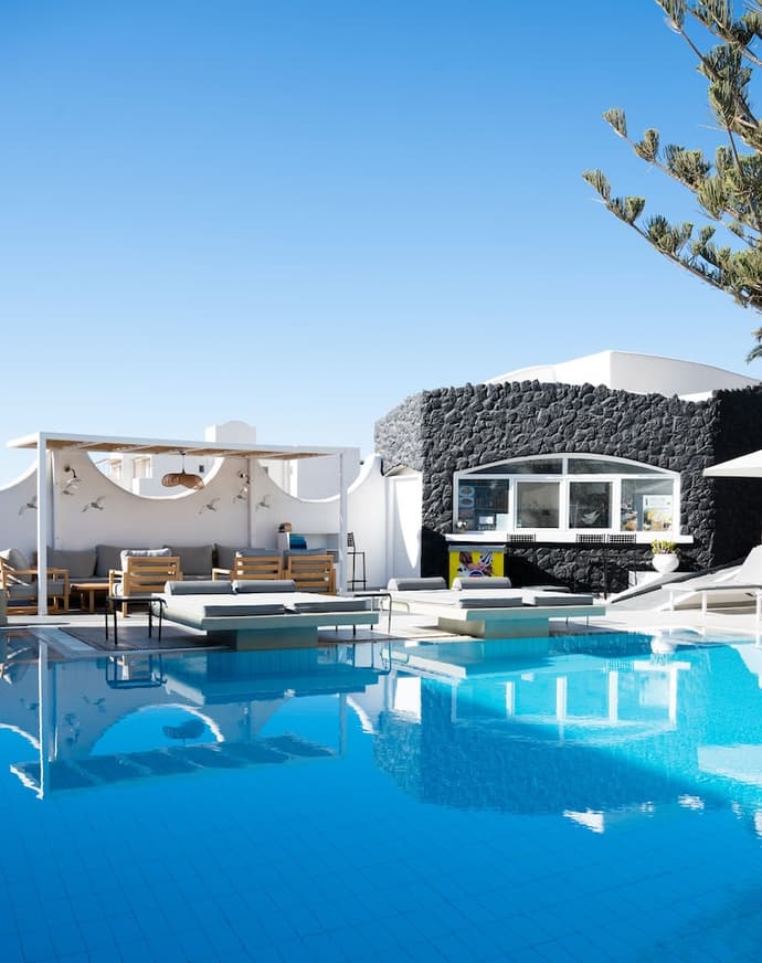 Hotel Daedalus, Primary image