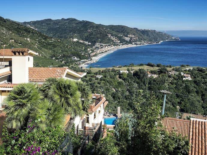 Hotel Sirius, Primary image