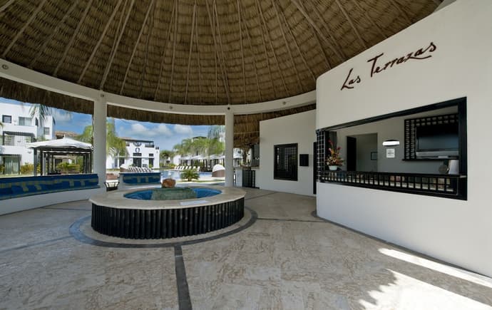 Las Terrazas Resort and Residences Ambergris, Lobby
