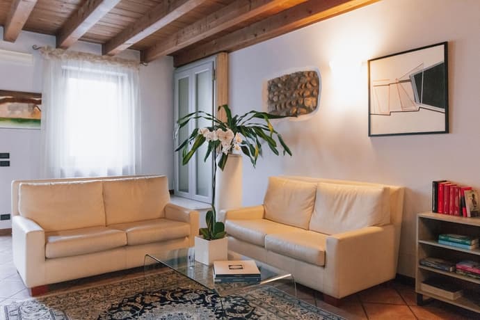 Hotel Gattopardo, Interior entrance