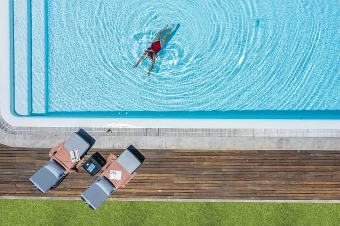 Pelican Alvor, Primary image