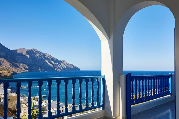 Glaros Hotel, Reception