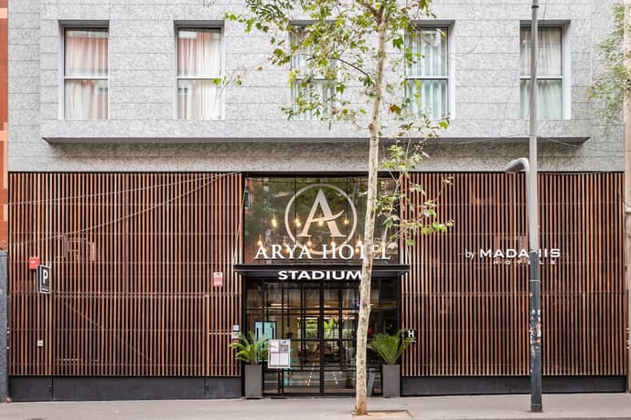 Arya Stadium Hotel, Primary image