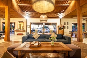 Villa Pulau Cinta, Lobby sitting area