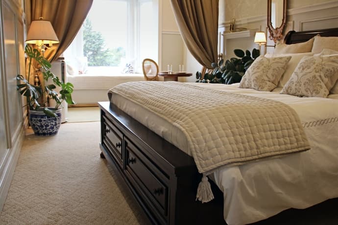 Vinnhaus, Primary image