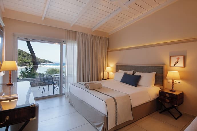 Makryammos, Primary image