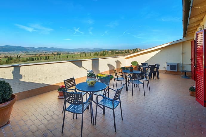 Castello, Primary image