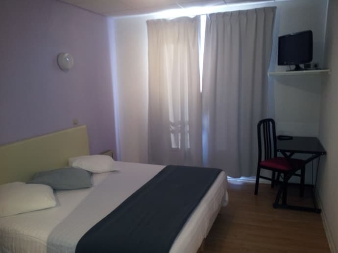 Le Clos Fleuri, Primary image