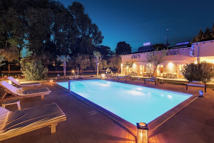 Natura Bungalows, Primary image