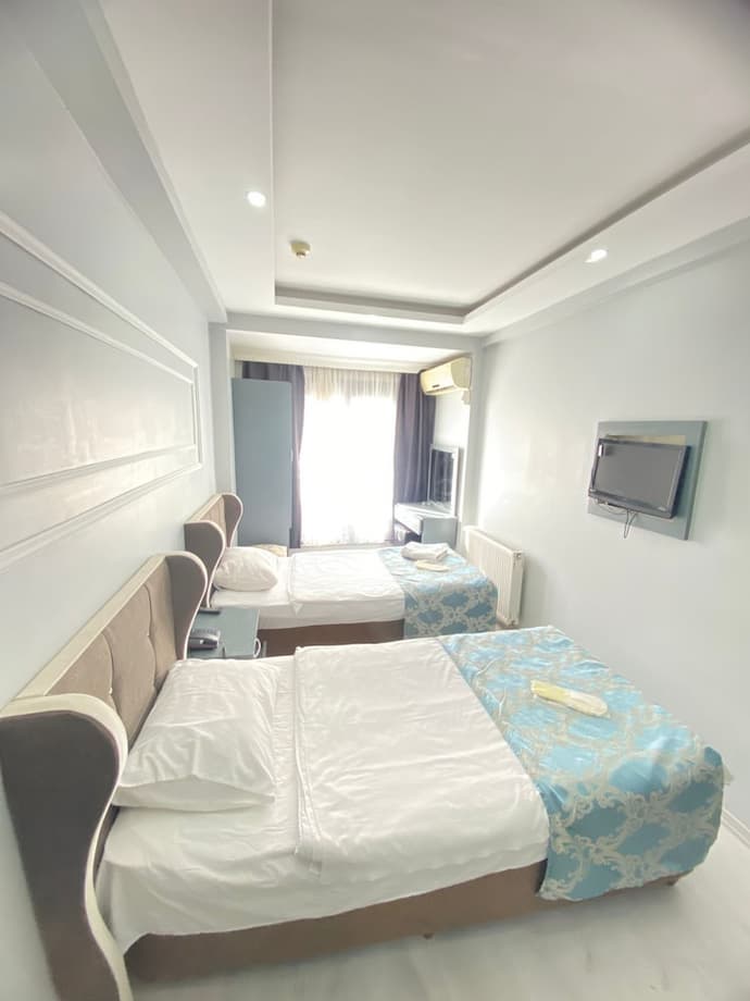 Abam Hotel, Primary image