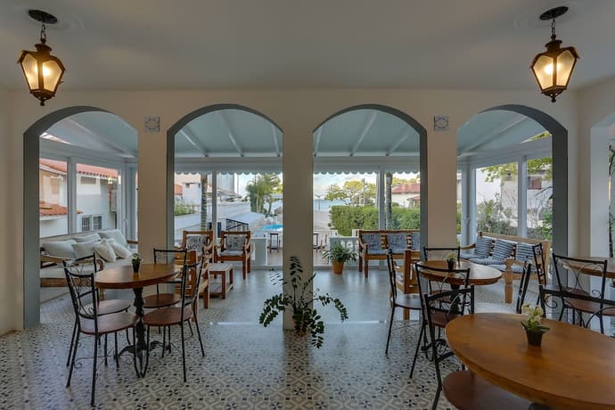 Solar Beach Hotel, Primary image