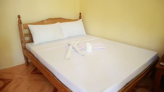 Just Inn, Primary image