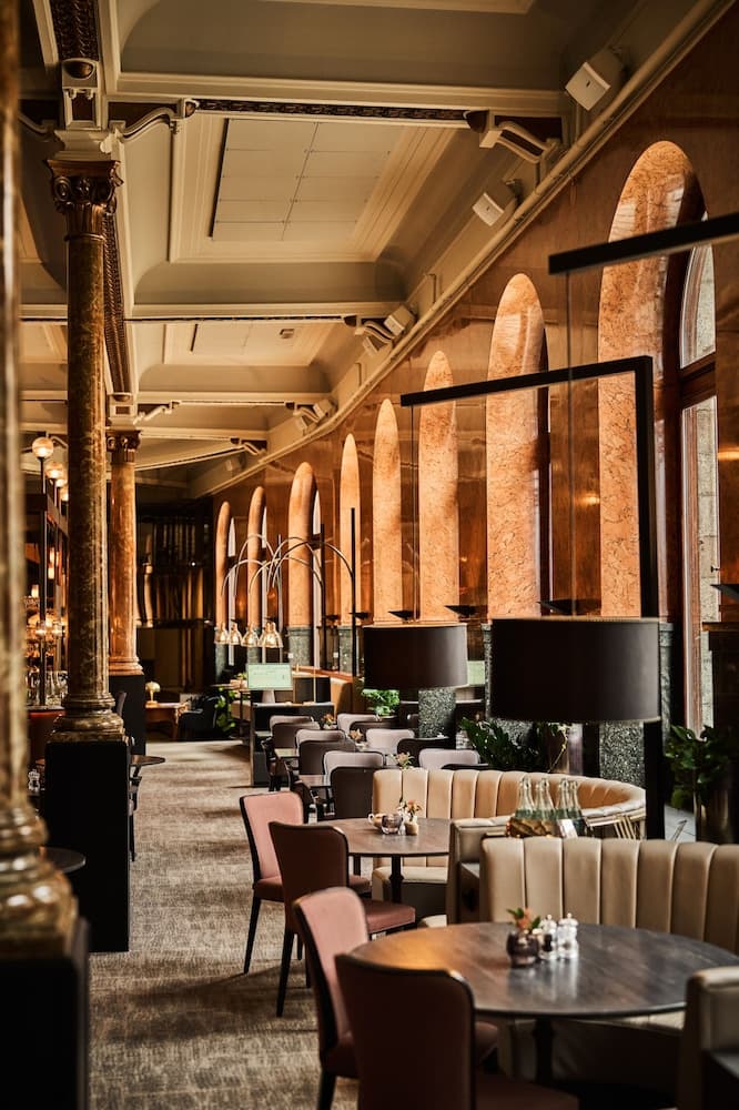 Opus XVI, Primary image