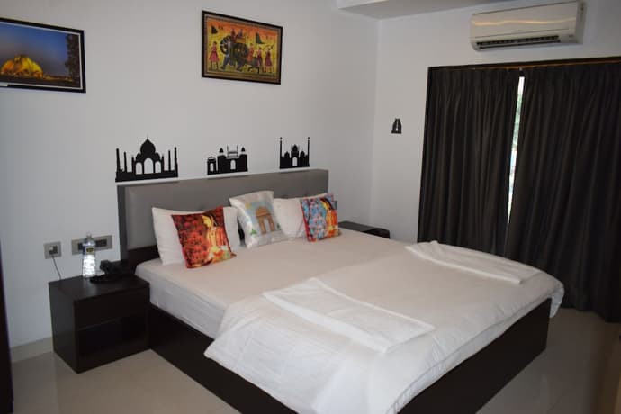 Athi Resorts, Primary image