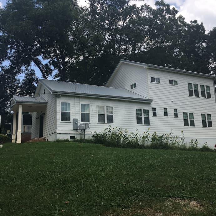 Alecia B&B, Primary image