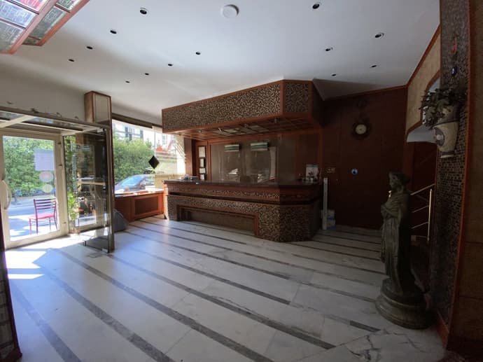 Hotel Monopol, Primary image