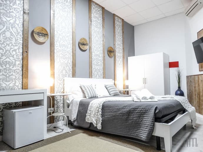 Magic Door Rome, Primary image