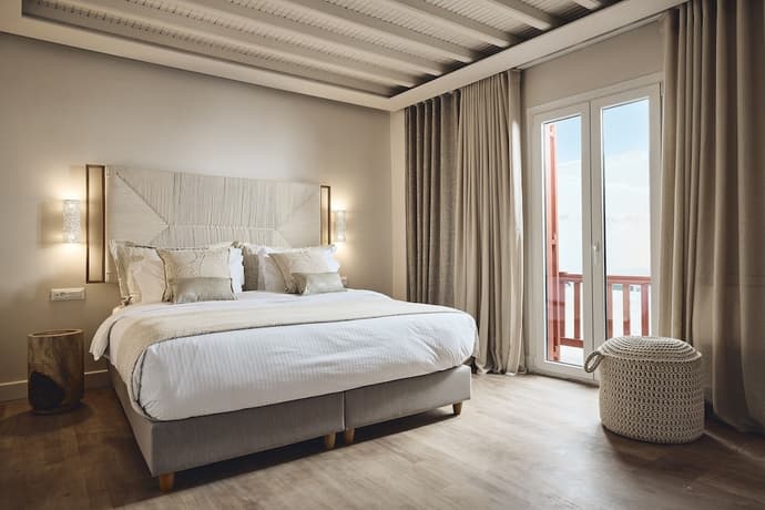 AK Mykonos, Primary image