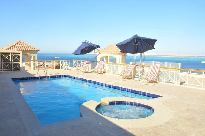 Lilly apartments, Primary image