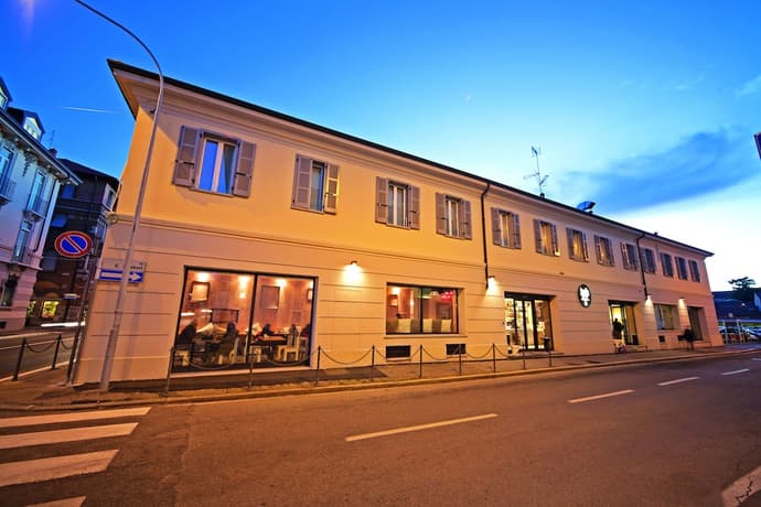 Amalia Bakery Home, Primary image