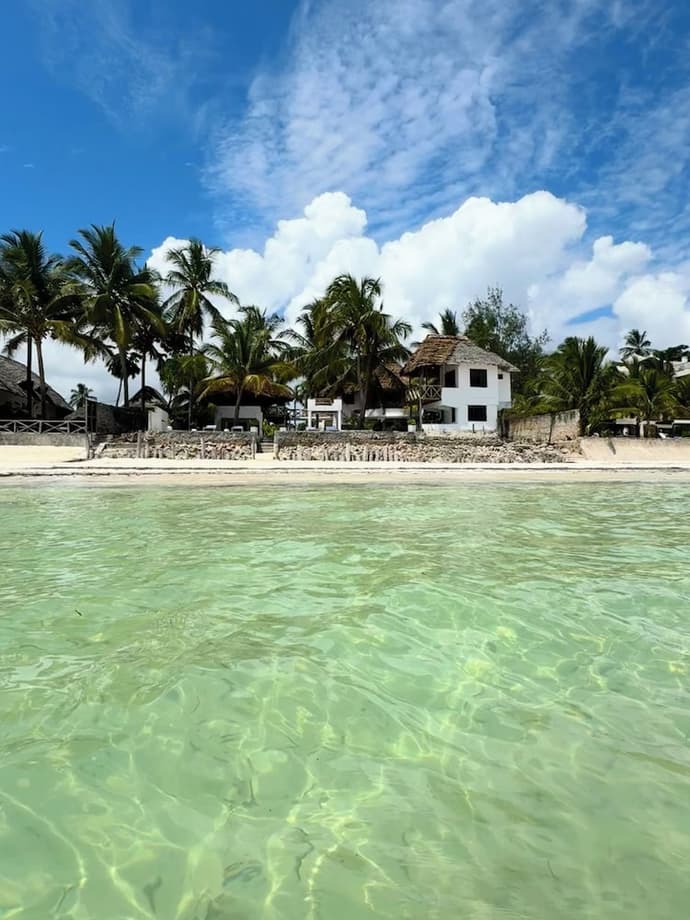 Mango Beach house, Primary image