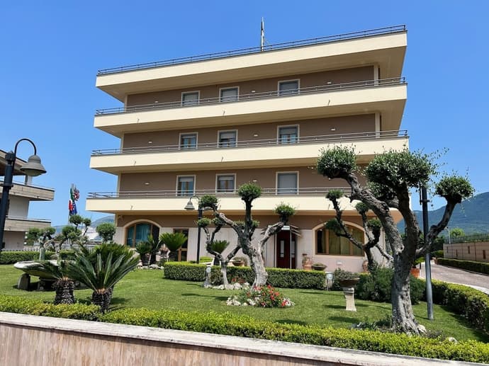 Hotel Maddaloni, Primary image